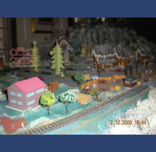 TRAIN MODEL - GINGER BREAD TOWN - HOTEL IMPERIAL DELHI